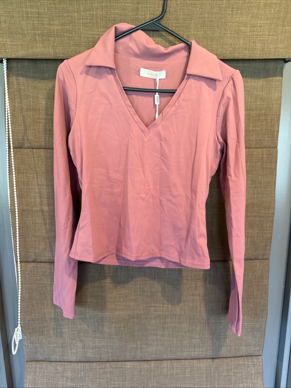 Women’s athletic LS Collared V-Neck Long size large (fits medium)